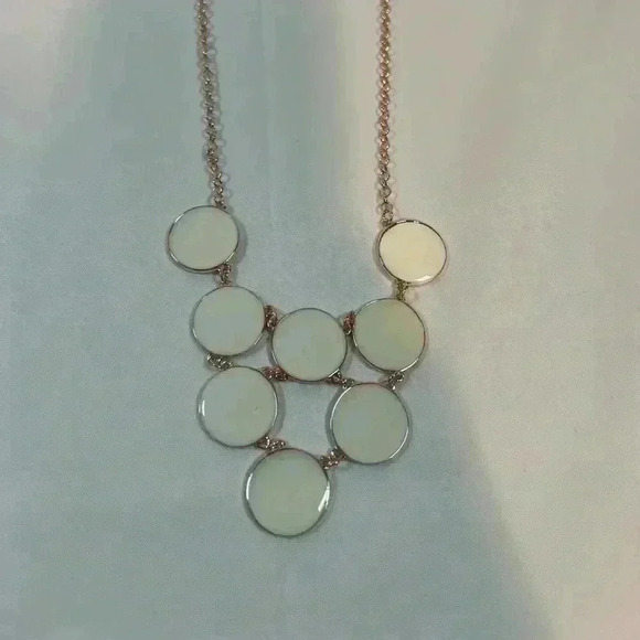 BAY STUDIO GOLD BIB NECKLACE‎ WHITE CIRCLE DISCS NWT - Picture 1 of 8